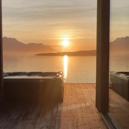 Nyaraló Lyngen - In The Heart Of Lyngen Alps Lyngseidet